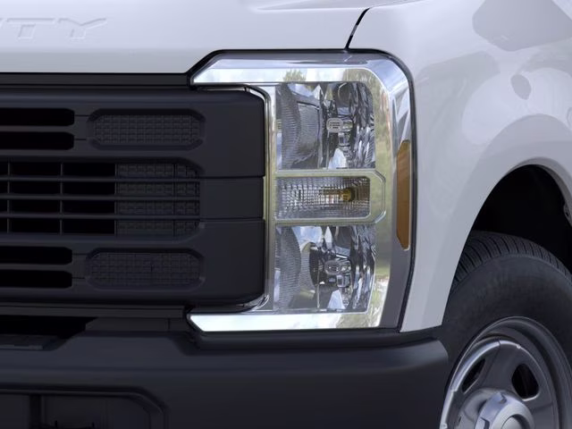 2026 Oxford White Ford Super Duty F-350 SRW XL RWD Chassis