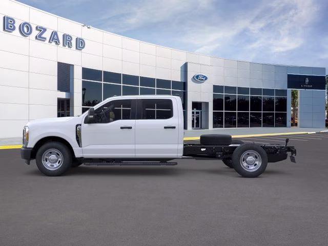 2026 Oxford White Ford Super Duty F-350 SRW XL 179 WB RWD Chassis