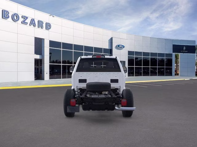 2026 Oxford White Ford Super Duty F-350 SRW XL 179 WB RWD Chassis