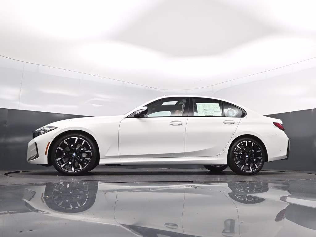 2026 Alpine White BMW 3 Series 330i RWD Sedan