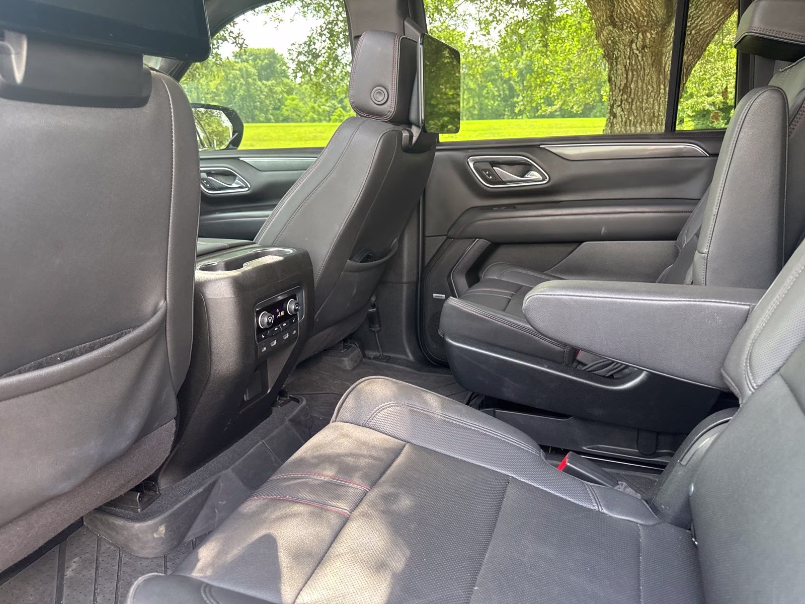 2023 Black Chevrolet Suburban RST 4X4 SUV