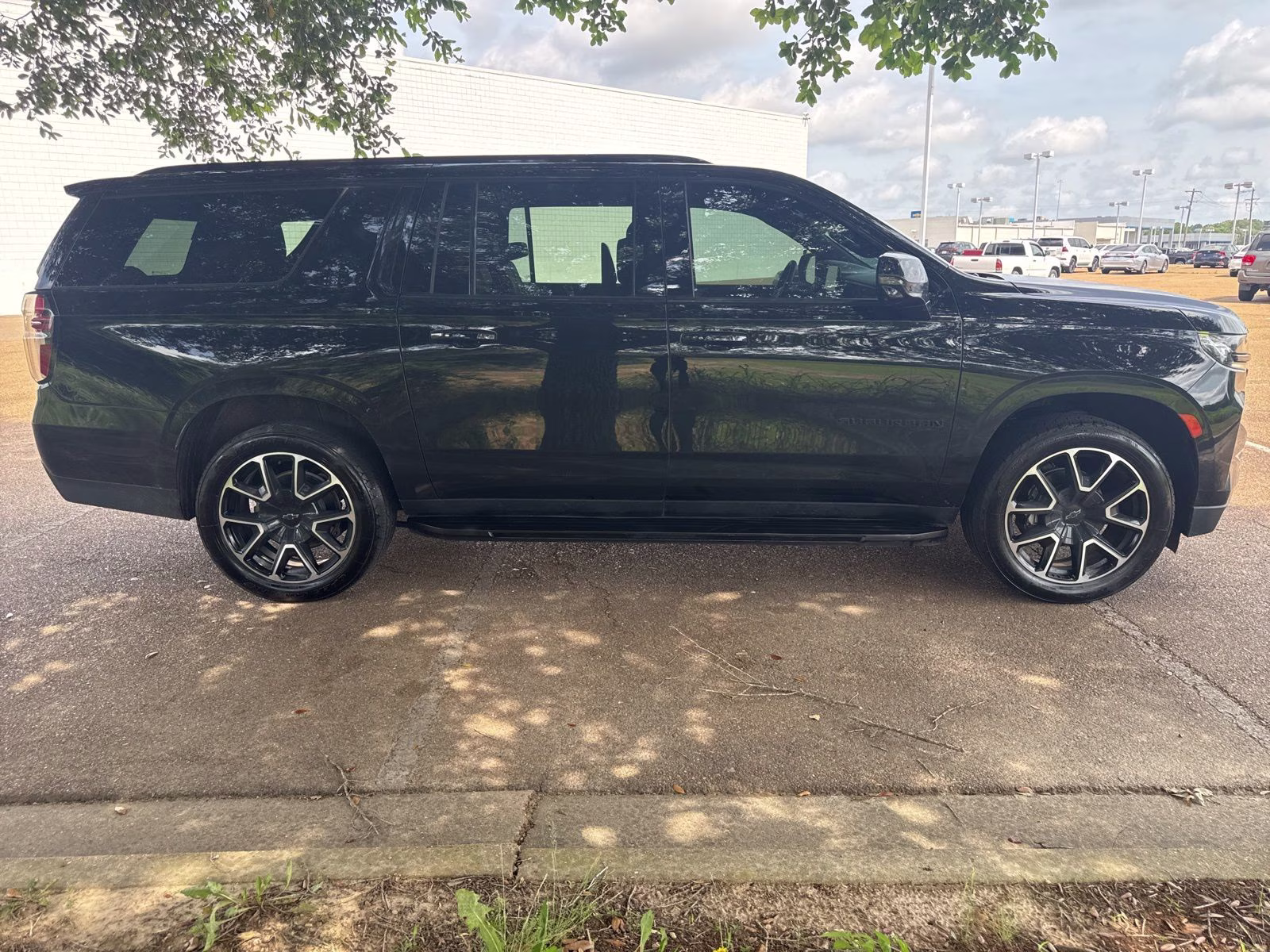 2023 Black Chevrolet Suburban RST 4X4 SUV