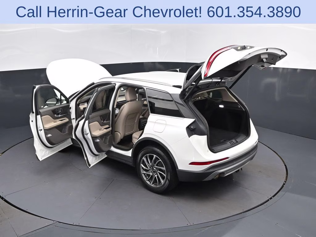 2021 White Lincoln Corsair Standard FWD SUV