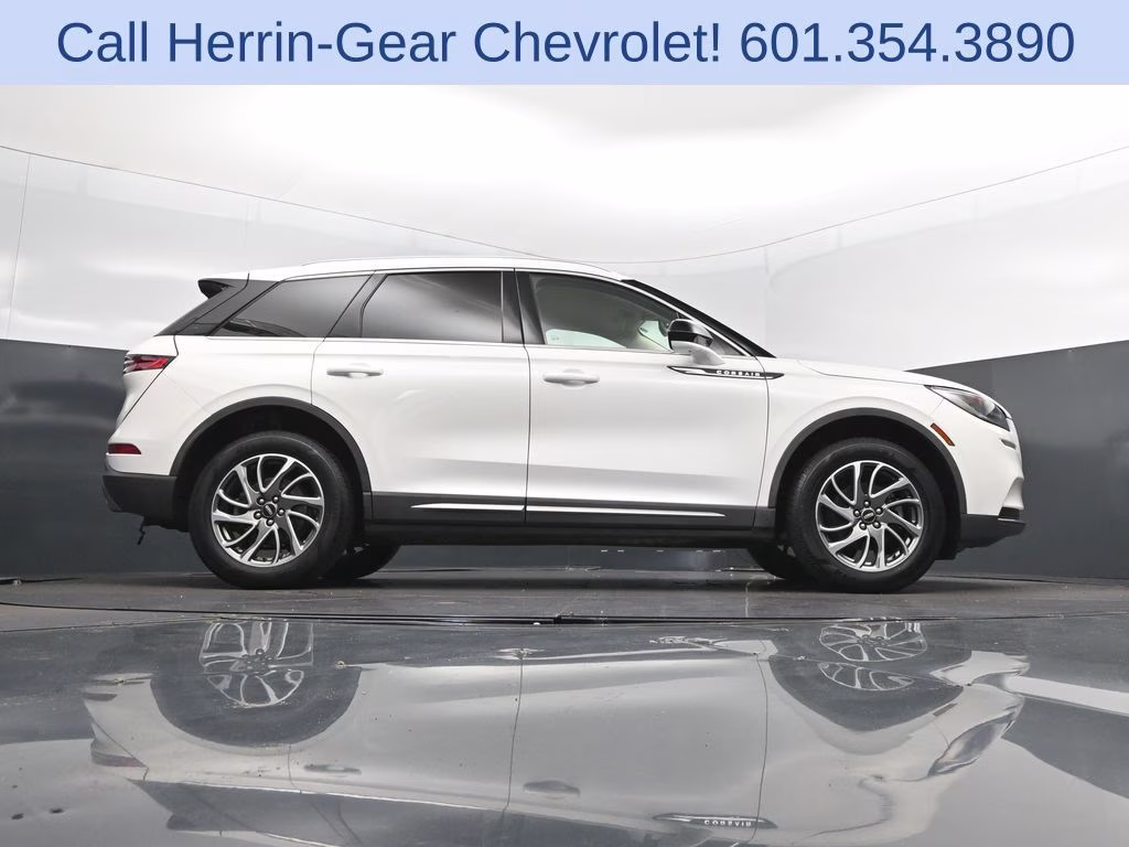 2021 White Lincoln Corsair Standard FWD SUV