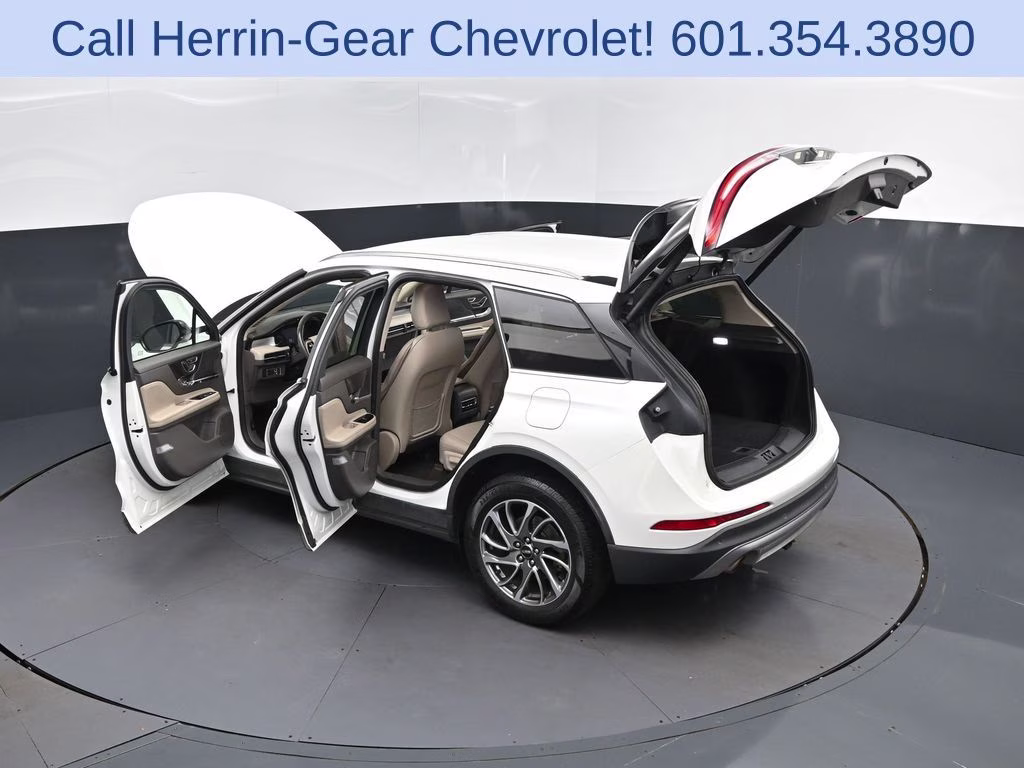 2021 White Lincoln Corsair Standard FWD SUV