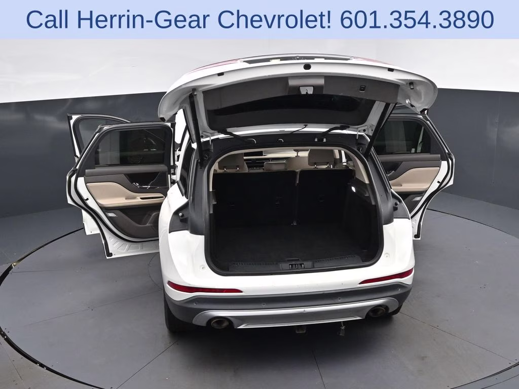 2021 White Lincoln Corsair Standard FWD SUV