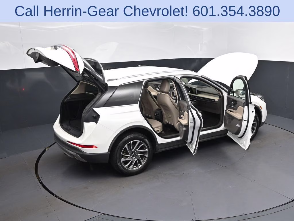 2021 White Lincoln Corsair Standard FWD SUV