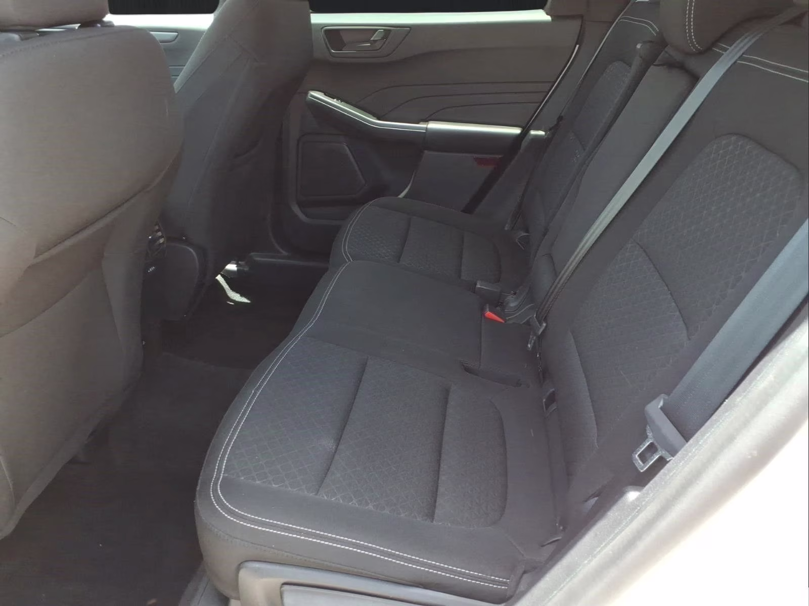 2024 Oxford White Ford Escape Active AWD SUV