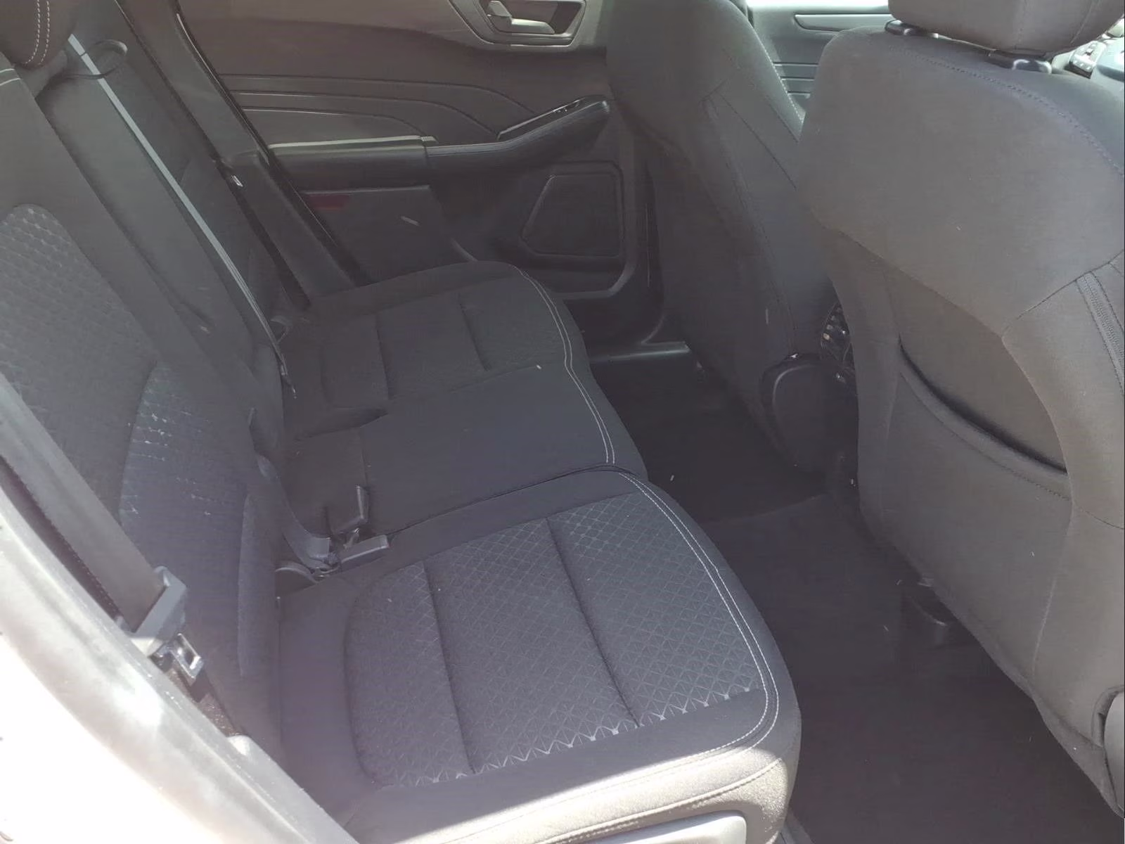 2024 Oxford White Ford Escape Active AWD SUV