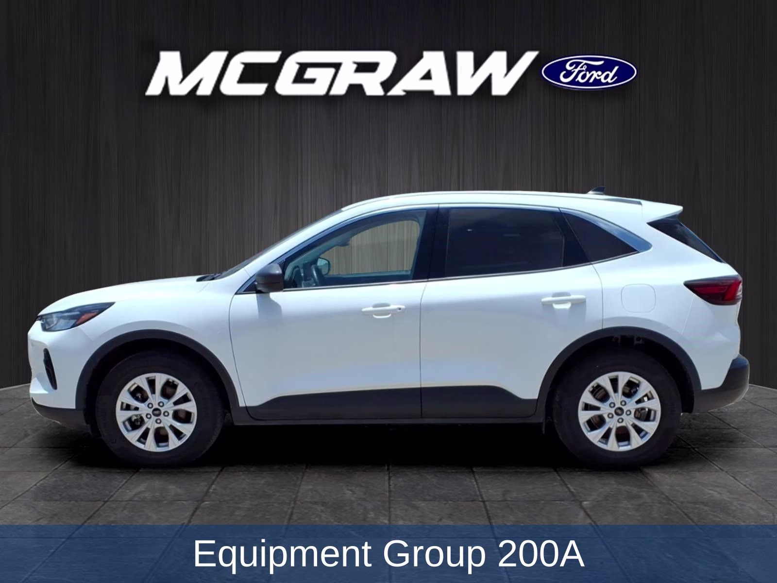 2024 Oxford White Ford Escape Active AWD SUV
