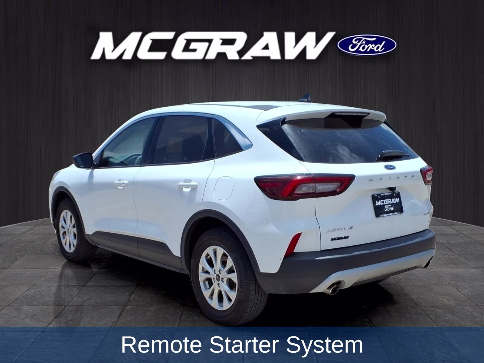 2024 Oxford White Ford Escape Active AWD SUV
