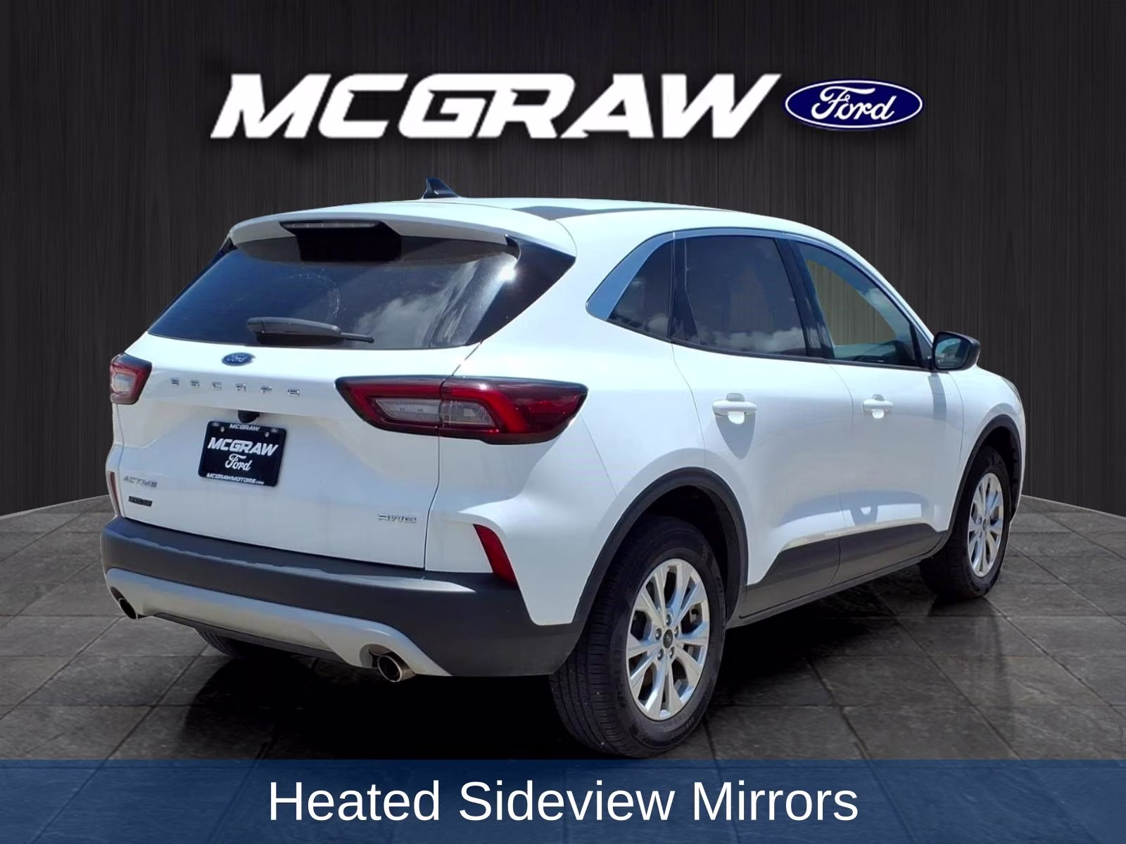 2024 Oxford White Ford Escape Active AWD SUV