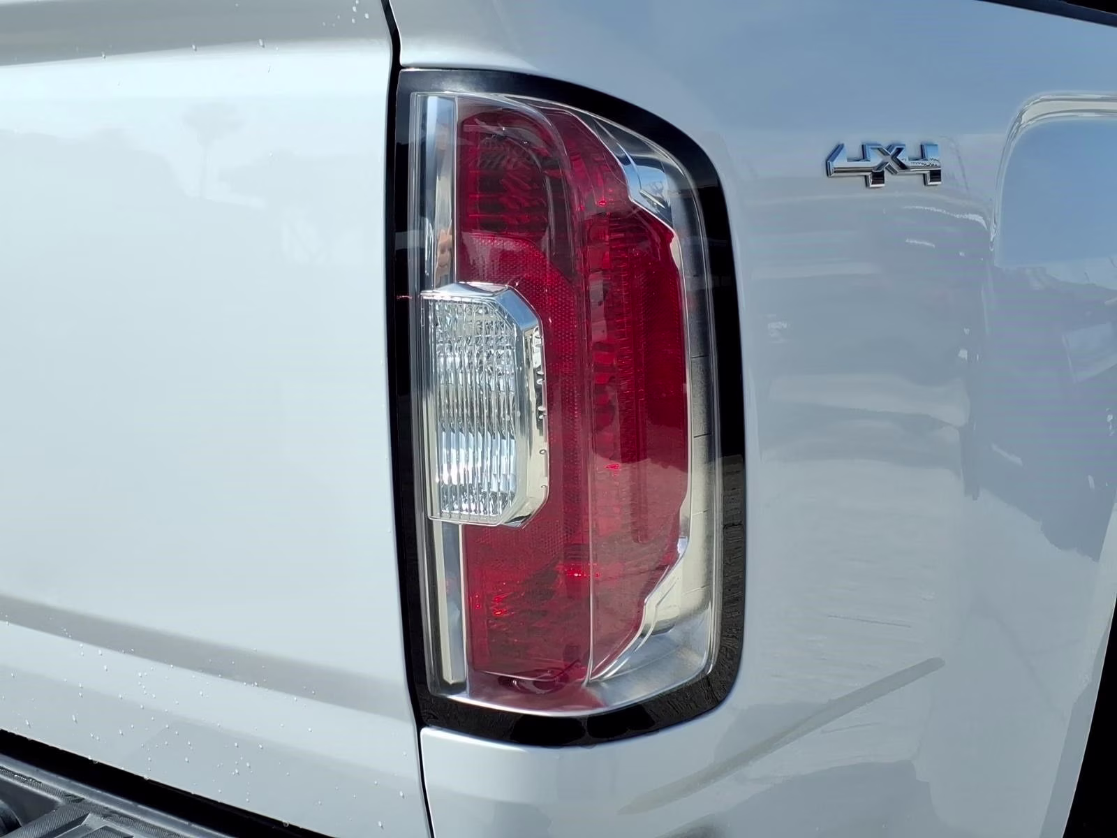 2022 Summit White GMC Canyon Elevation 4X4 Truck