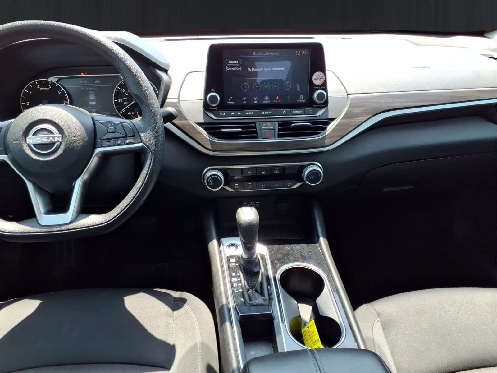 2024 Pearl White Nissan Altima 2.5 SV FWD Sedan