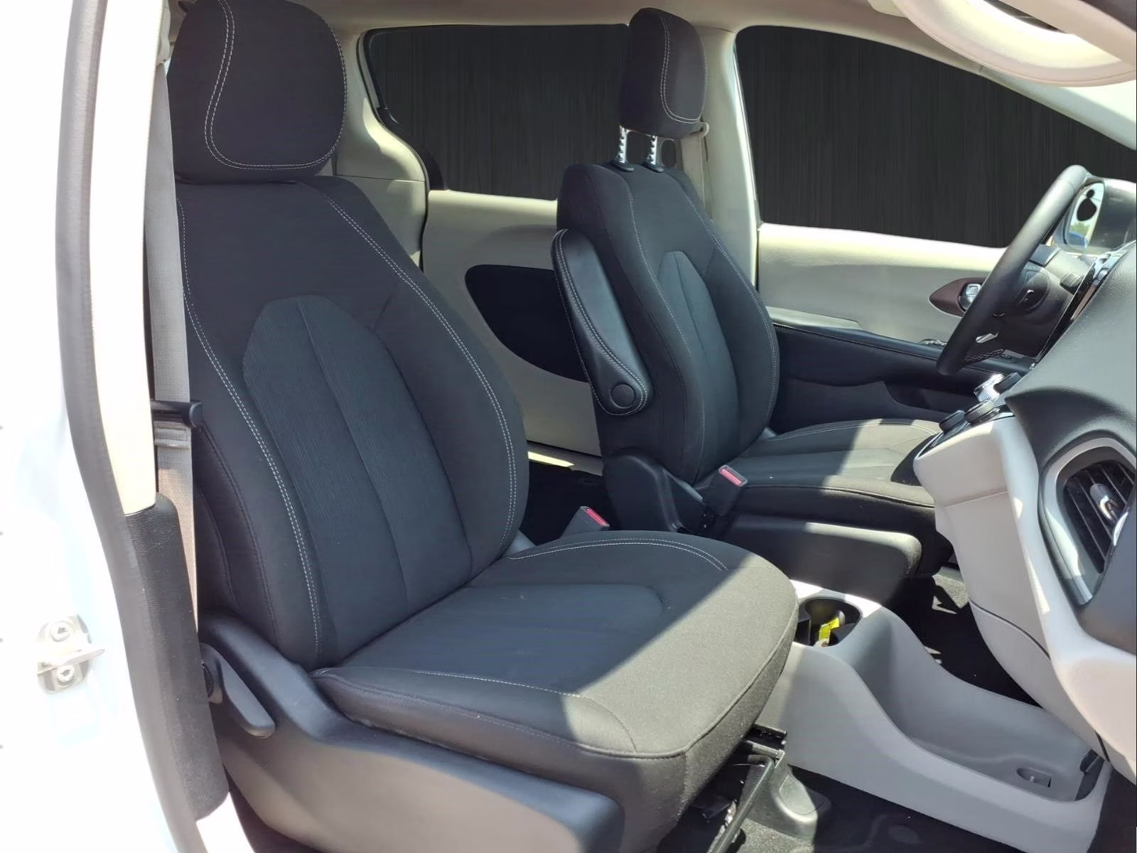 2023 Bright White Clearcoat Chrysler Voyager LX FWD Van