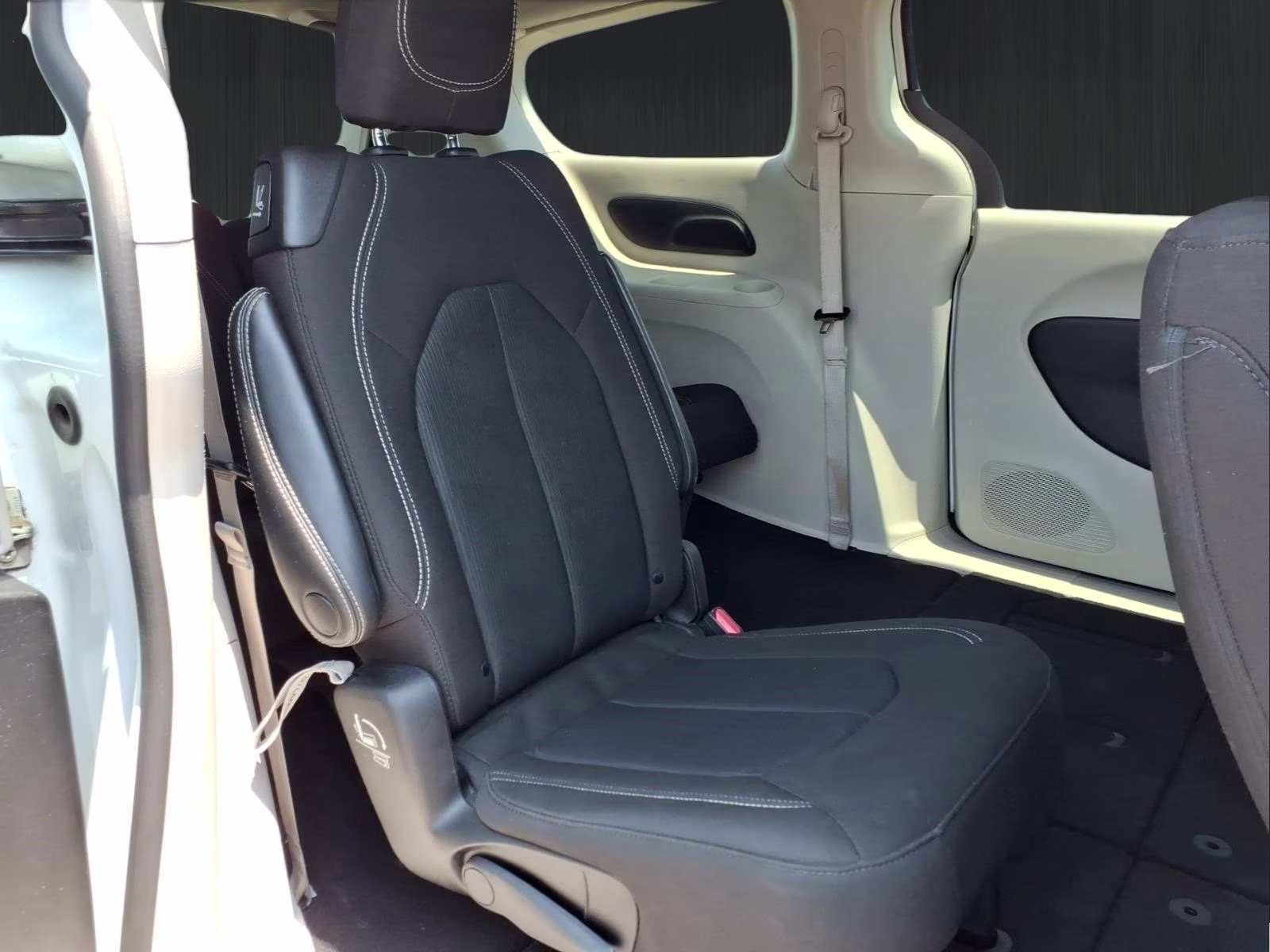 2023 Bright White Clearcoat Chrysler Voyager LX FWD Van