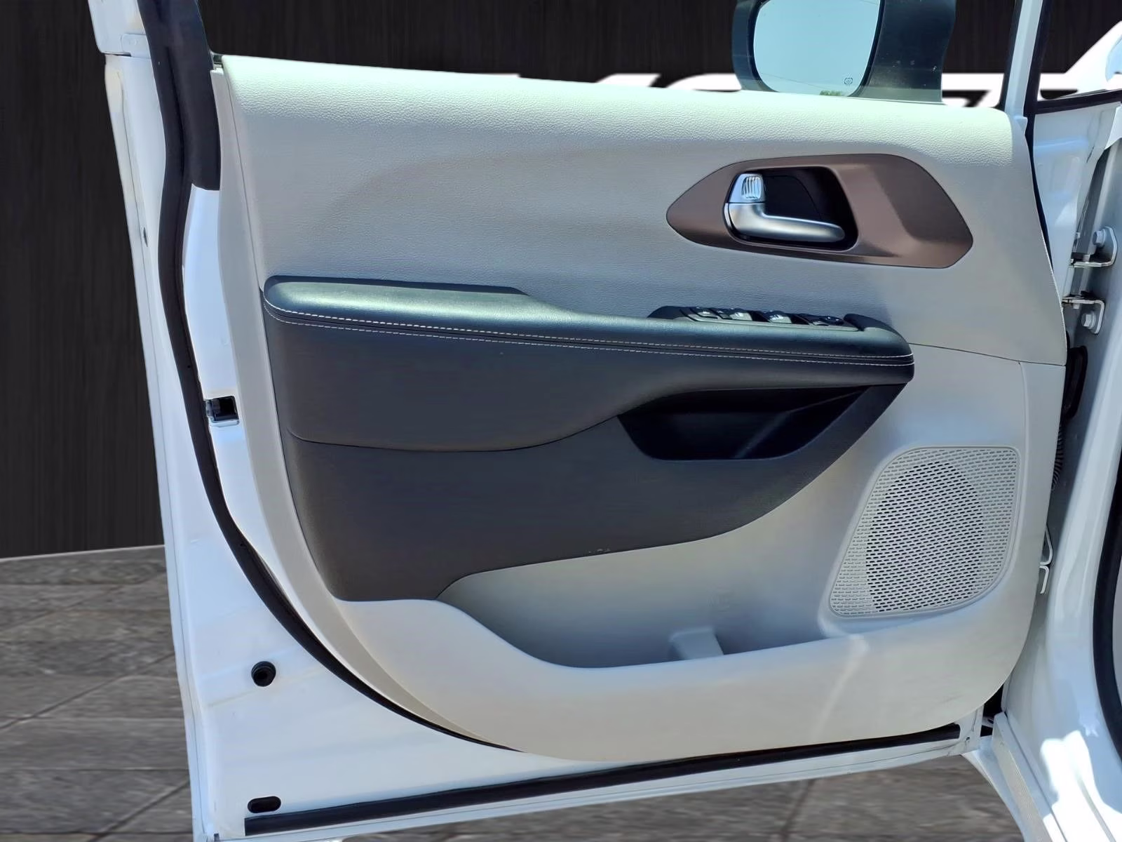 2023 Bright White Clearcoat Chrysler Voyager LX FWD Van