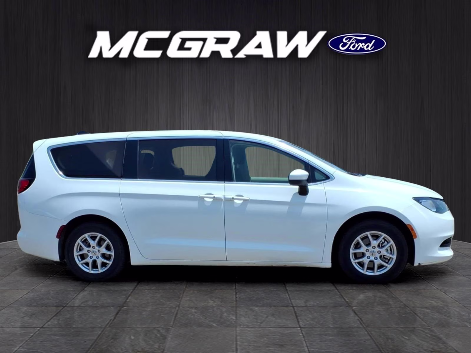 2023 Bright White Clearcoat Chrysler Voyager LX FWD Van