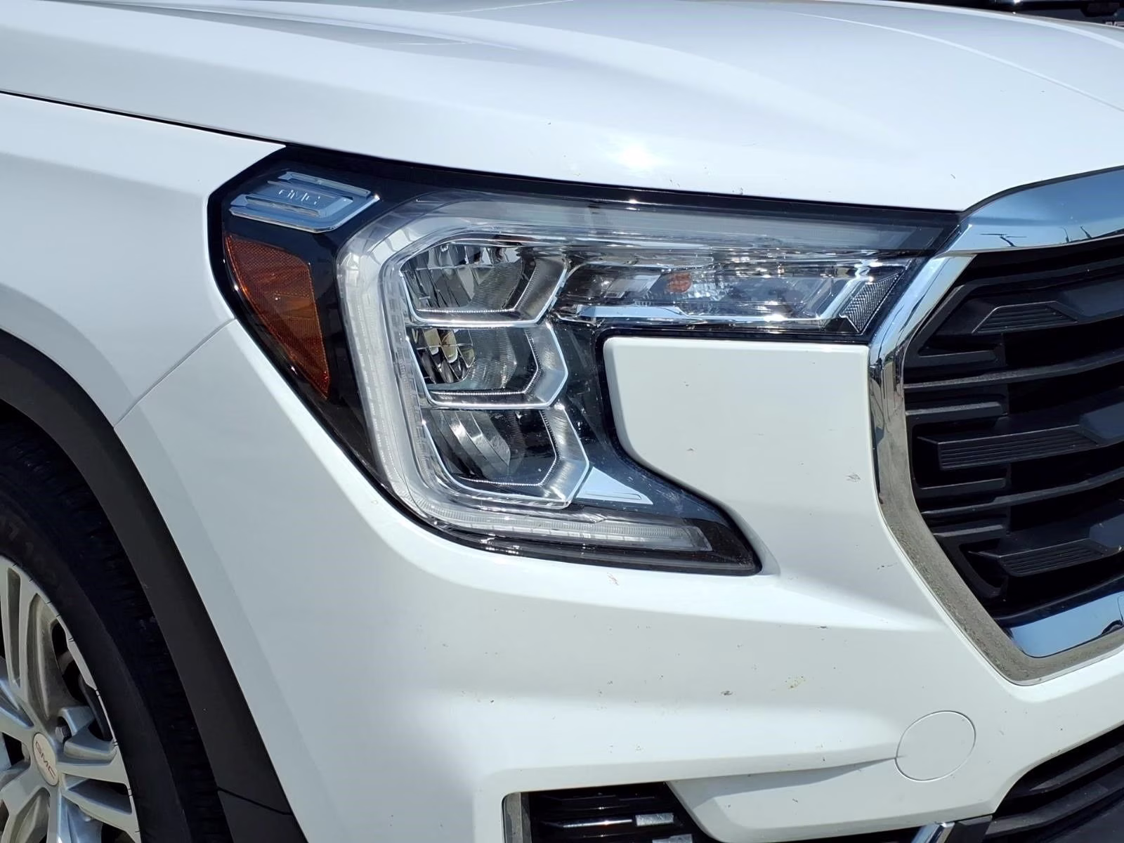 2024 Summit White GMC Terrain SLE FWD SUV