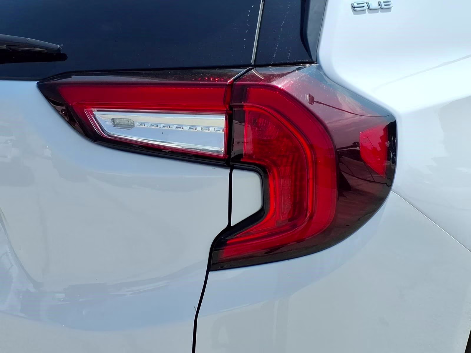 2024 Summit White GMC Terrain SLE FWD SUV