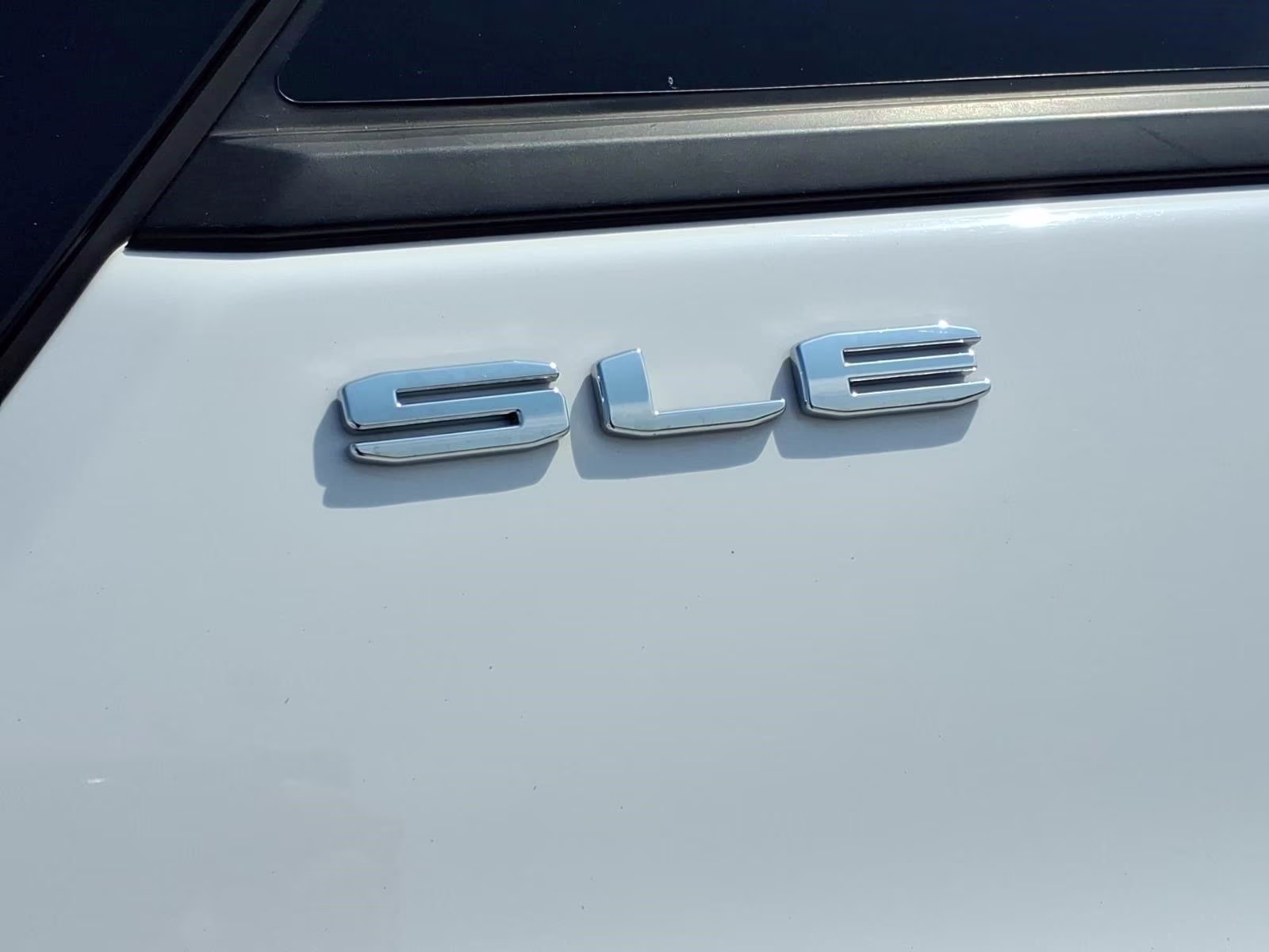 2024 Summit White GMC Terrain SLE FWD SUV