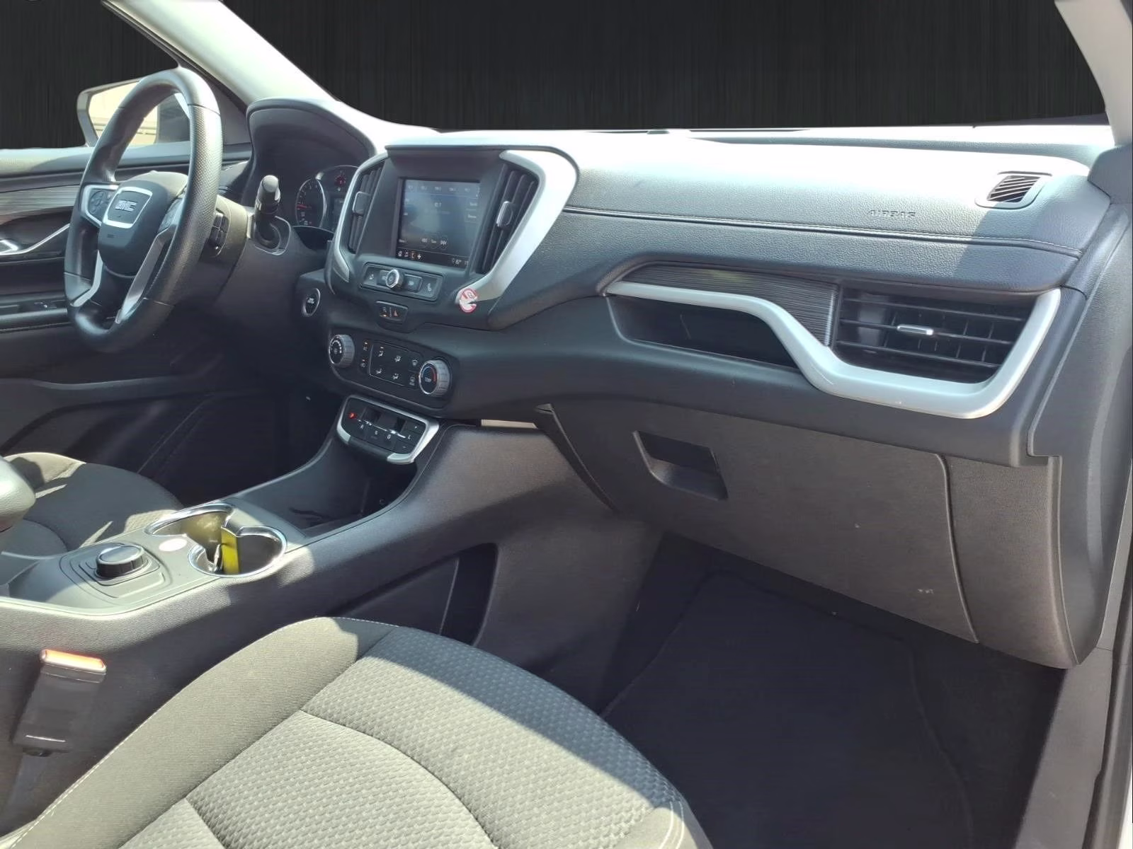 2024 Summit White GMC Terrain SLE FWD SUV