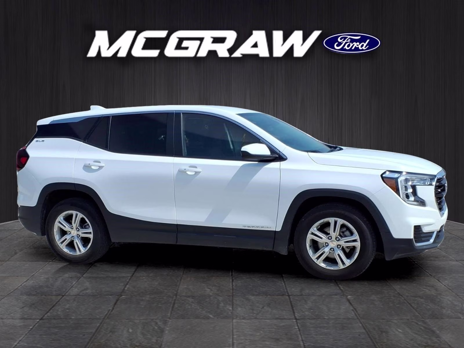 2024 Summit White GMC Terrain SLE FWD SUV