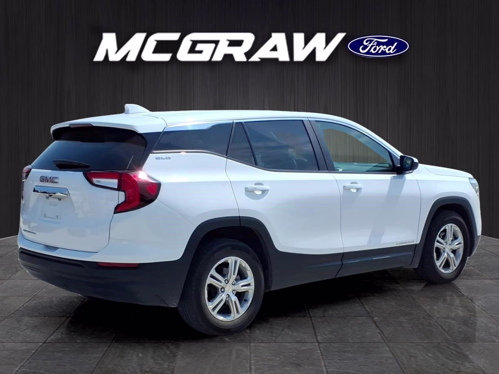 2024 Summit White GMC Terrain SLE FWD SUV