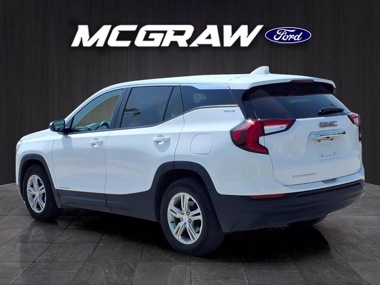 2024 Summit White GMC Terrain SLE FWD SUV