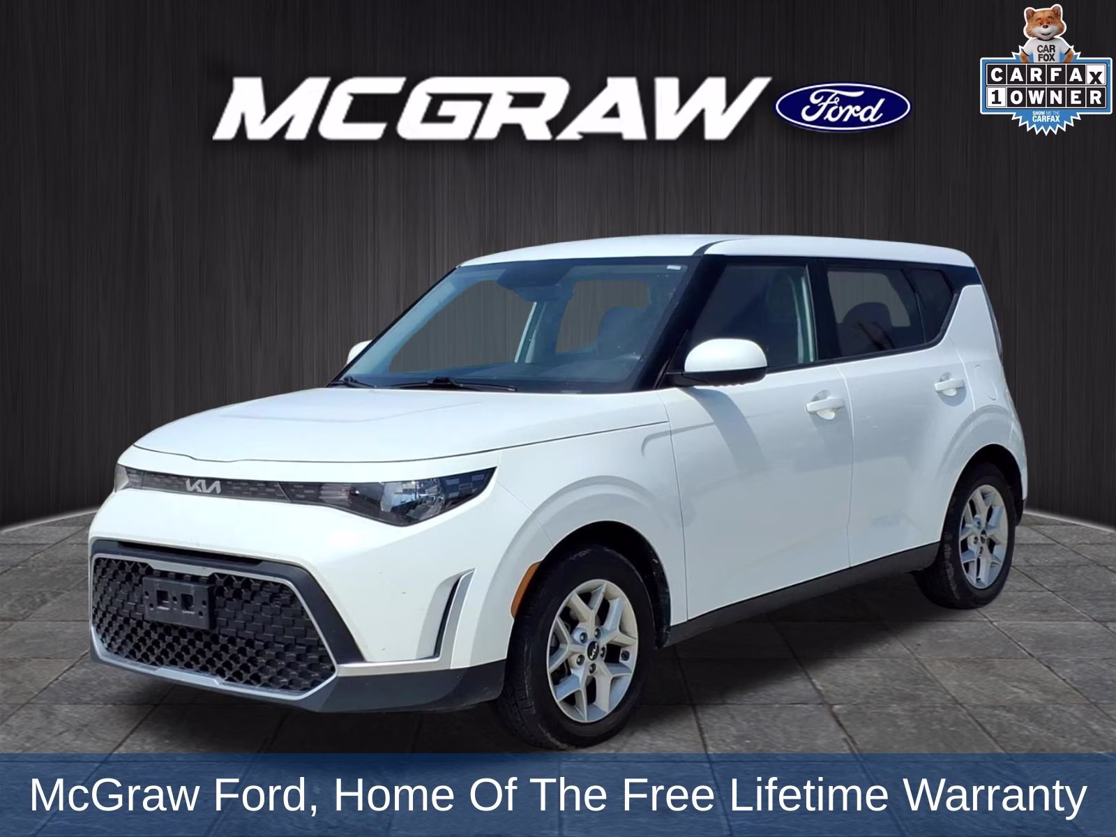 2024 Snow White Pearl Kia Soul LX FWD Hatchback