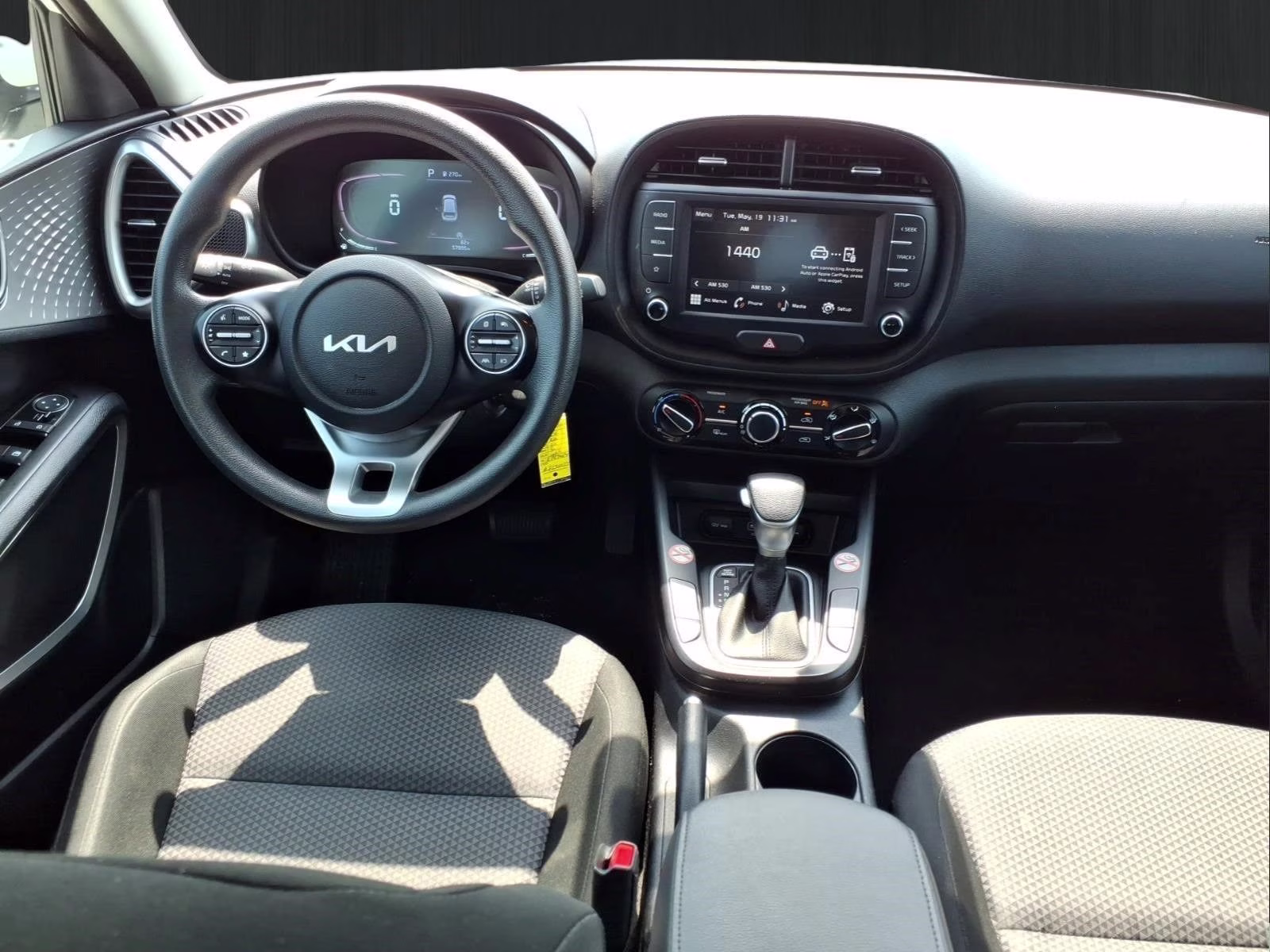 2024 Snow White Pearl Kia Soul LX FWD Hatchback