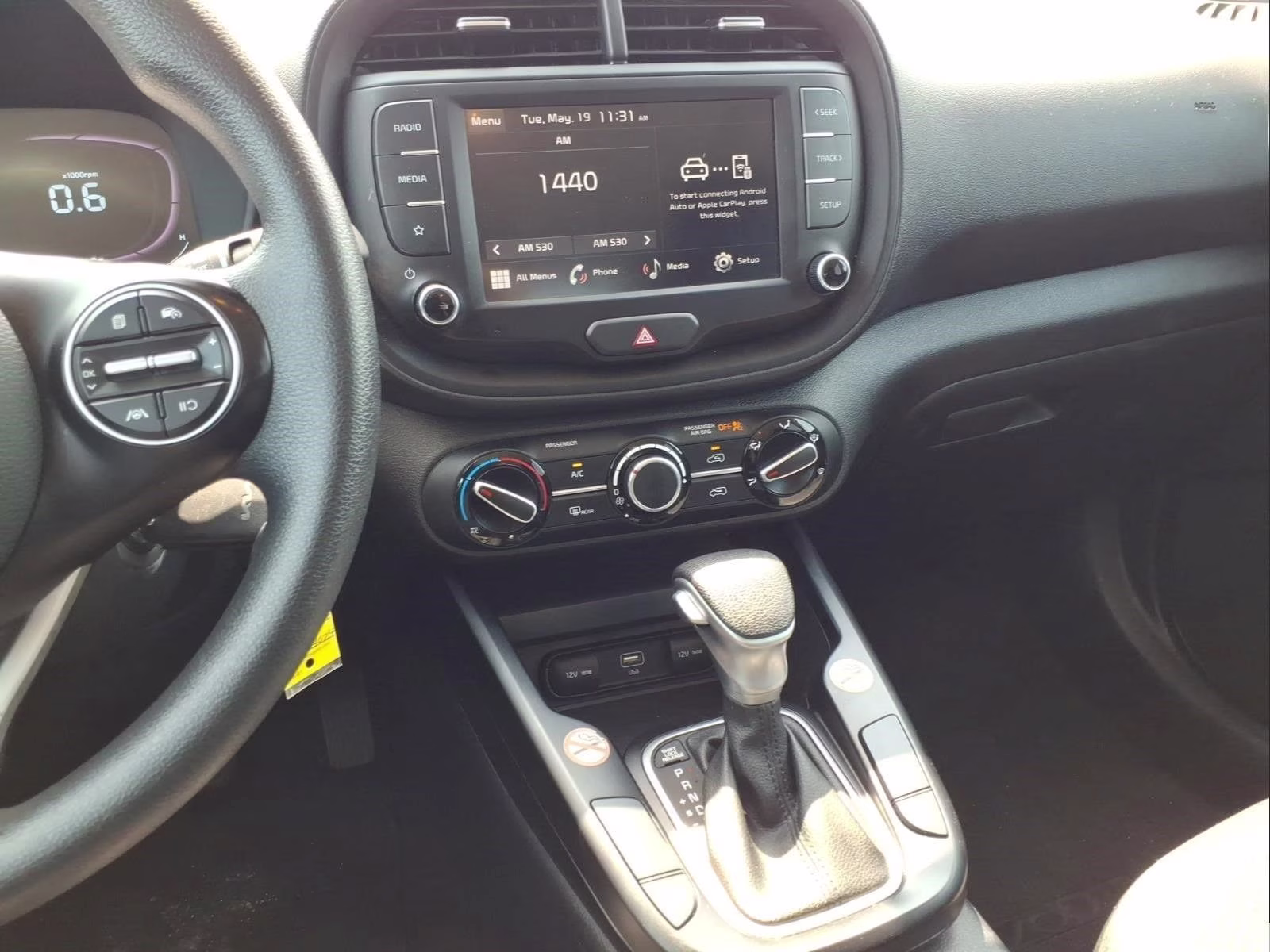 2024 Snow White Pearl Kia Soul LX FWD Hatchback