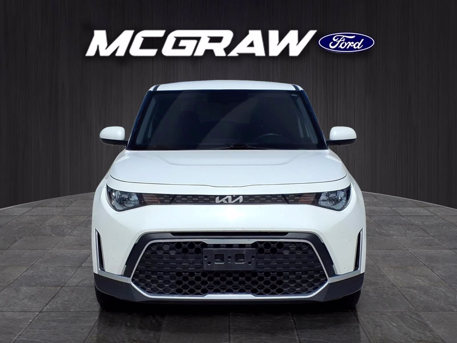 2024 Snow White Pearl Kia Soul LX FWD Hatchback