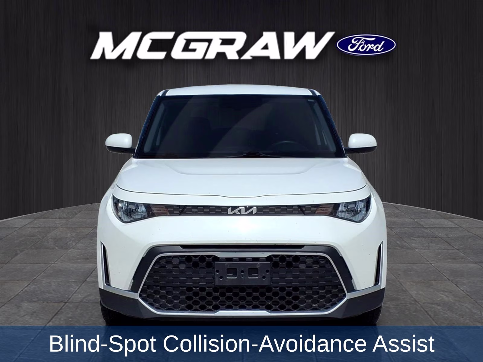 2024 Snow White Pearl Kia Soul LX FWD Hatchback