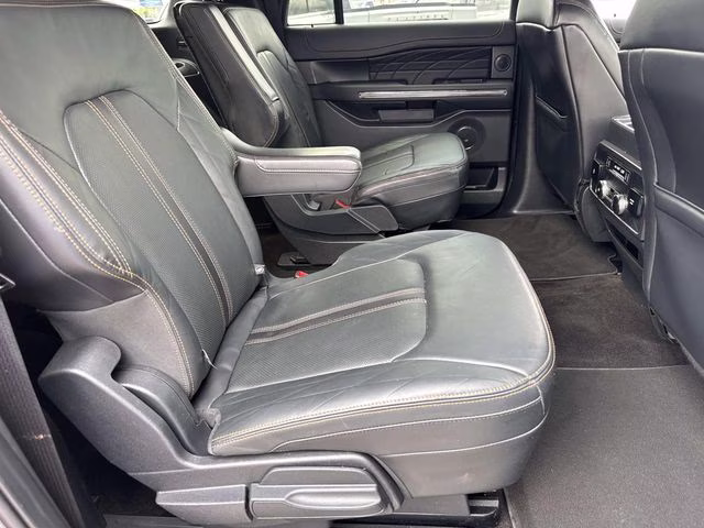 2023 Dark Matter Metallic Ford Expedition Max Platinum RWD SUV