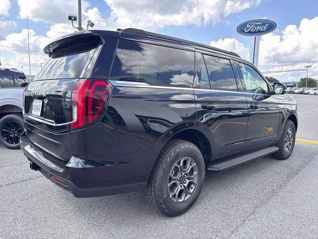 2026 Black Metallic Ford Expedition Active RWD SUV
