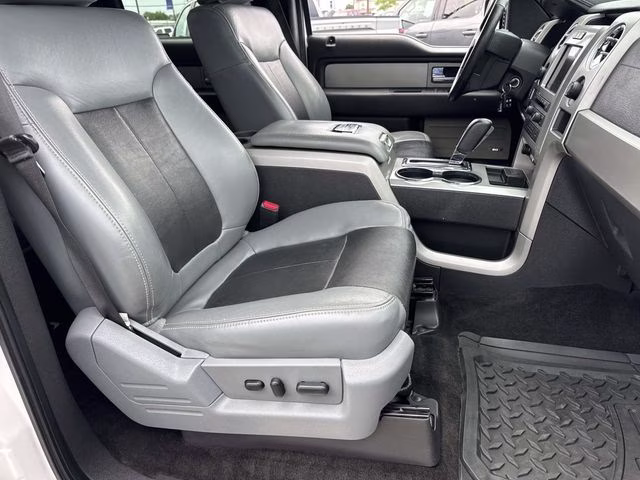 2011 White Platinum Clearcoat Metallic Ford F-150 Lariat Limited 4X4 Truck