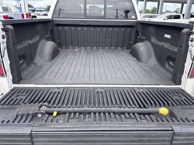 2011 White Platinum Clearcoat Metallic Ford F-150 Lariat Limited 4X4 Truck