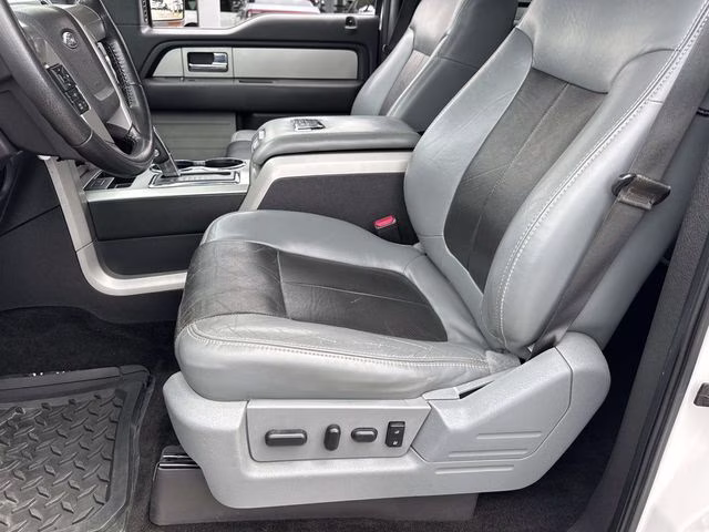 2011 White Platinum Clearcoat Metallic Ford F-150 Lariat Limited 4X4 Truck