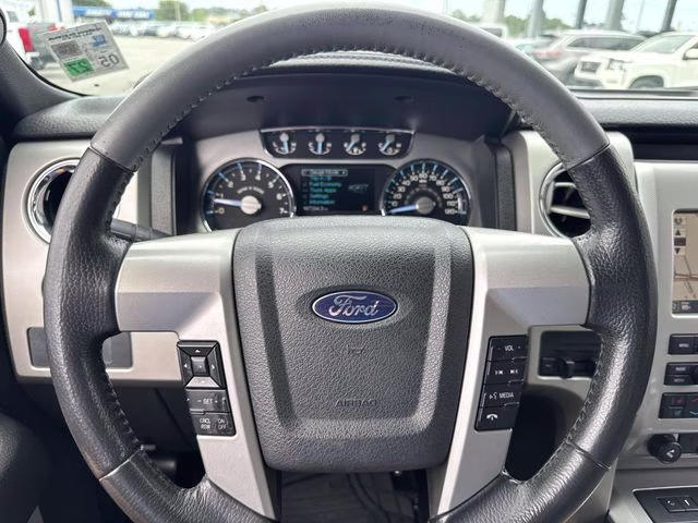 2011 White Platinum Clearcoat Metallic Ford F-150 Lariat Limited 4X4 Truck