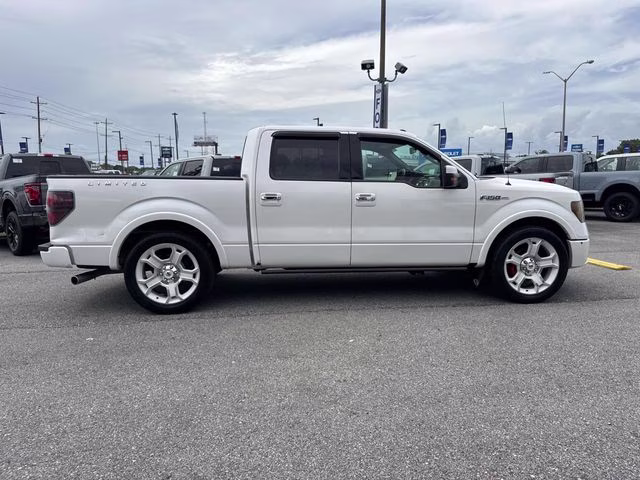 2011 White Platinum Clearcoat Metallic Ford F-150 Lariat Limited 4X4 Truck