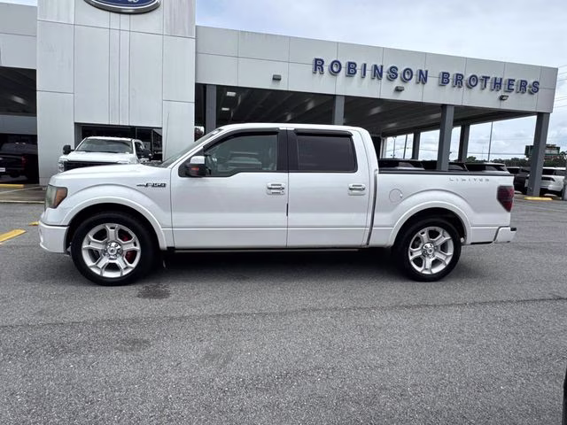 2011 White Platinum Clearcoat Metallic Ford F-150 Lariat Limited 4X4 Truck