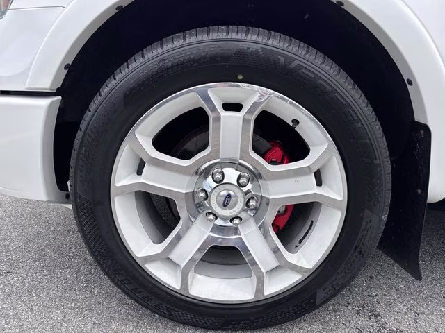 2011 White Platinum Clearcoat Metallic Ford F-150 Lariat Limited 4X4 Truck