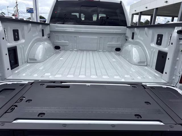 2026 Avalanche Ford F-150 Lariat 4X4 Truck