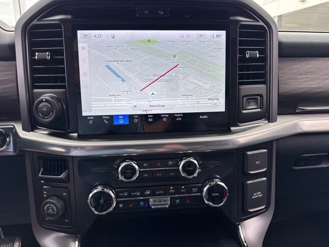 2026 Avalanche Ford F-150 Lariat 4X4 Truck