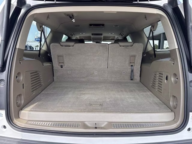 2020 Pearl Chevrolet Suburban LT RWD SUV