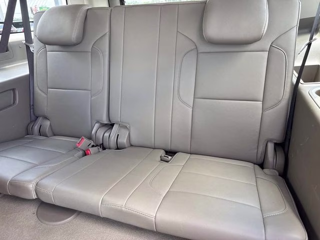 2020 Pearl Chevrolet Suburban LT RWD SUV