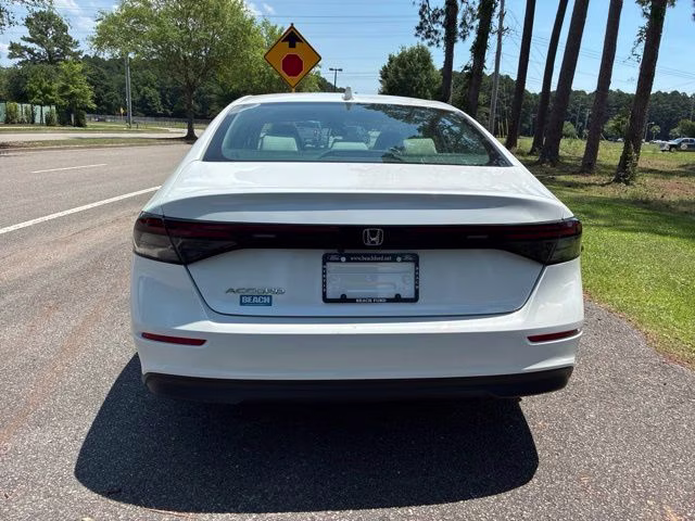 2023 Honda Accord LX FWD Sedan