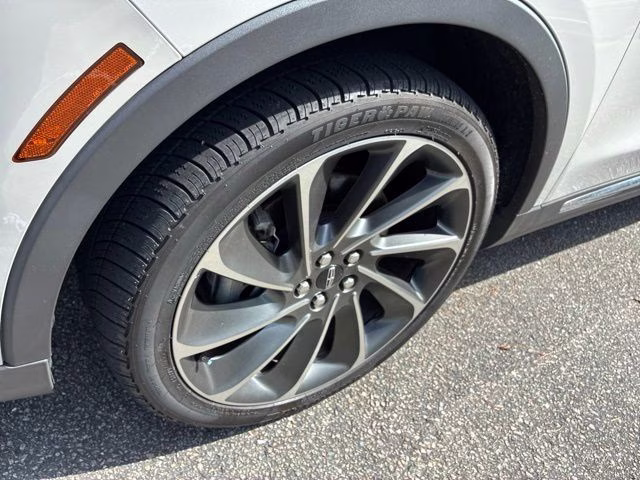 2020 Ceramic White Lincoln Nautilus Reserve AWD SUV