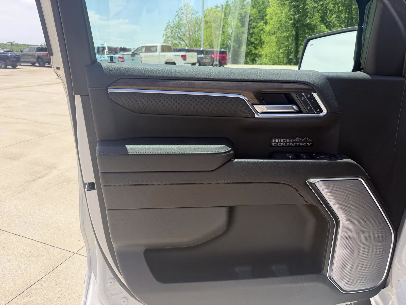 2025 Iridescent Pearl Tricoat Chevrolet Silverado 1500 High Country 4X4 Truck
